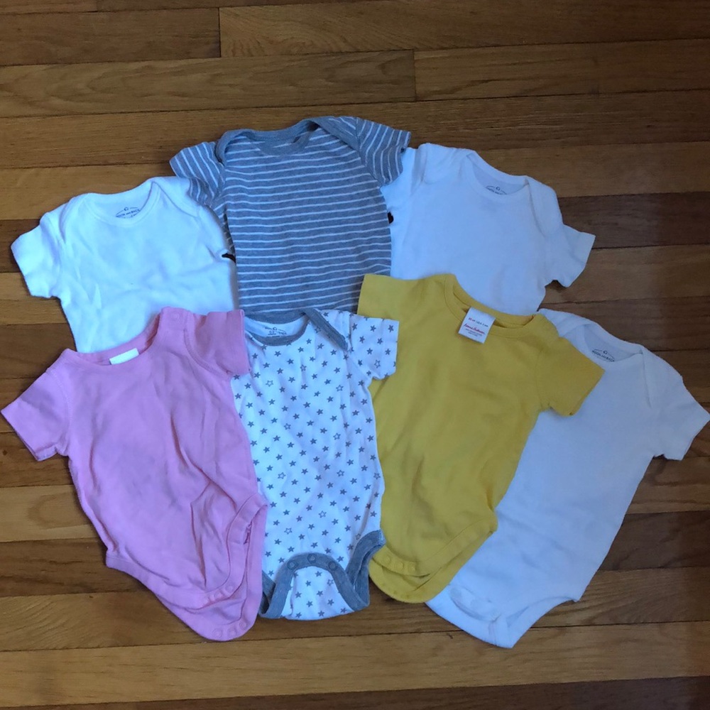 Lot of 7 Organic Moon and Back and Hanna Andersson Onesies (0-3 months)
